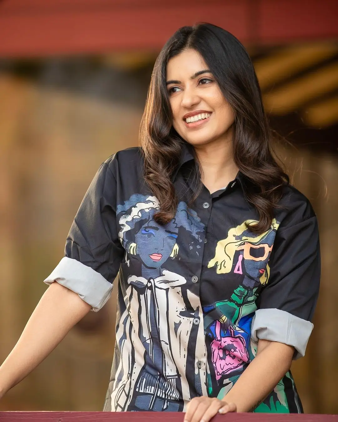 MALAYALAM ACTRESS ANJU KURIAN STILLS IN BLACK SHIRT BLUE PANT 3